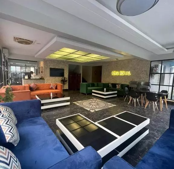 هتل La Orilla Muzaffarabad