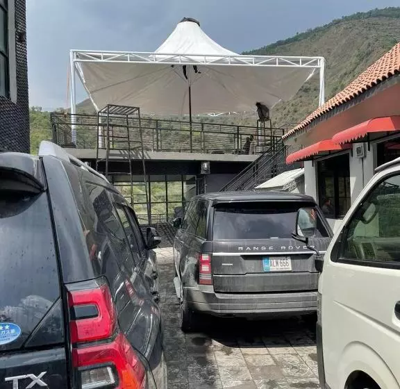 هتل La Orilla Muzaffarabad