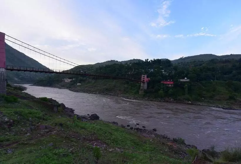 هتل La Orilla Muzaffarabad