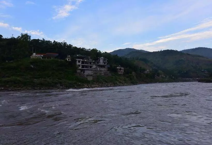 هتل La Orilla Muzaffarabad