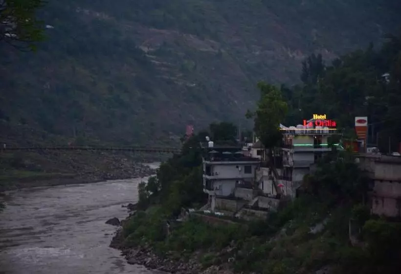 هتل La Orilla Muzaffarabad