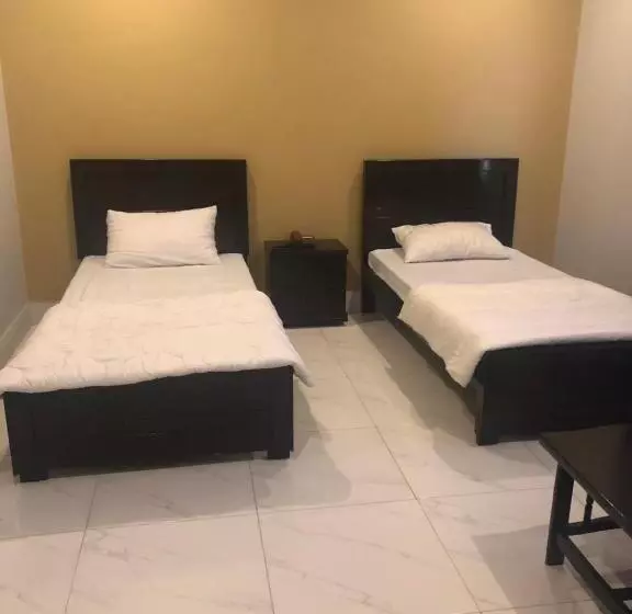 هتل La Orilla Muzaffarabad