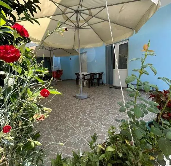 پانسیون Garden Holiday Studios