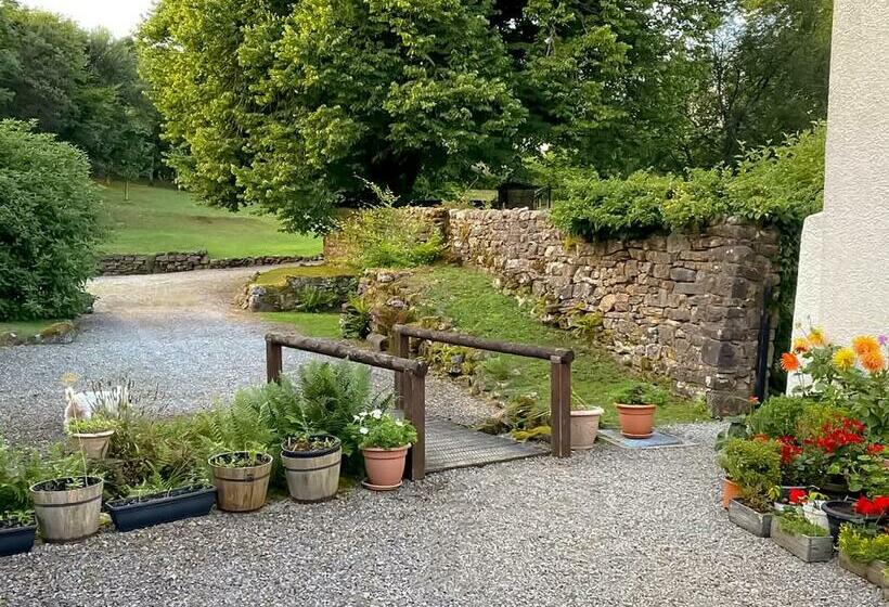 פנסיון Rowrah Hall