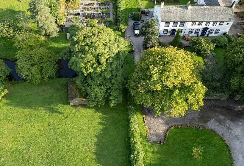 פנסיון Rowrah Hall