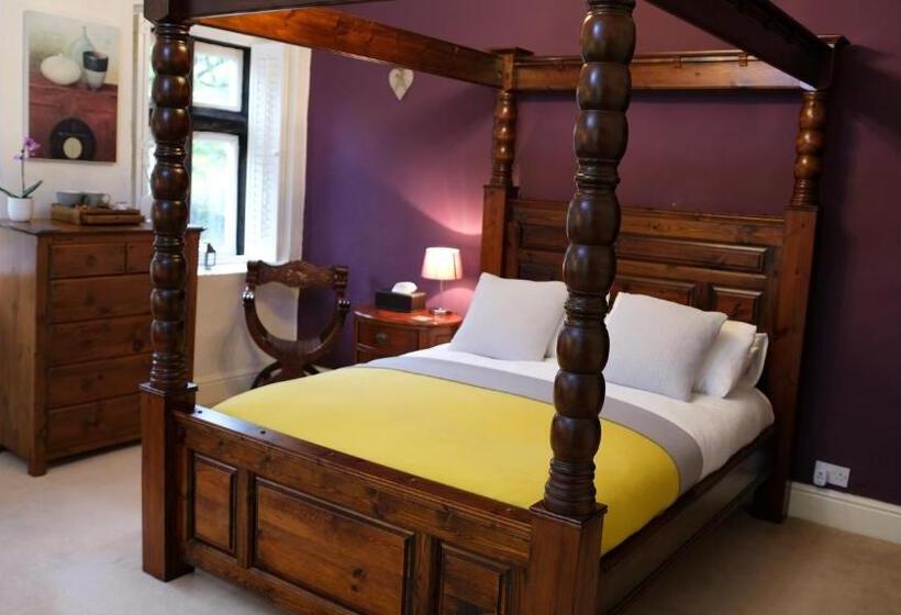 פנסיון Rowrah Hall