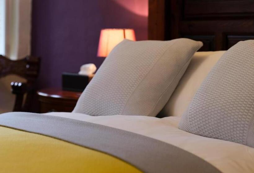 פנסיון Rowrah Hall