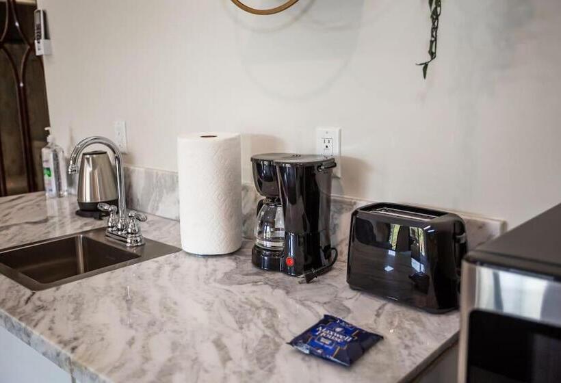 ユースホステル Steps To Balboa Park  Brand New Apt   Cozy Studio