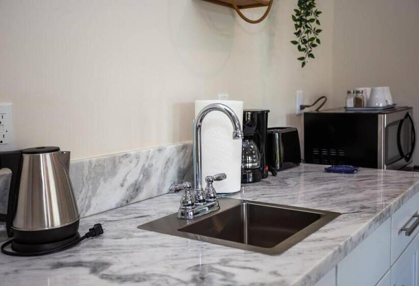 ユースホステル Steps To Balboa Park  Brand New Apt   Cozy Studio