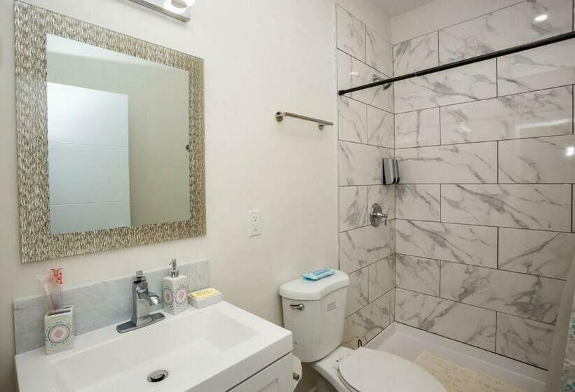 ユースホステル Steps To Balboa Park  Brand New Apt   Cozy Studio