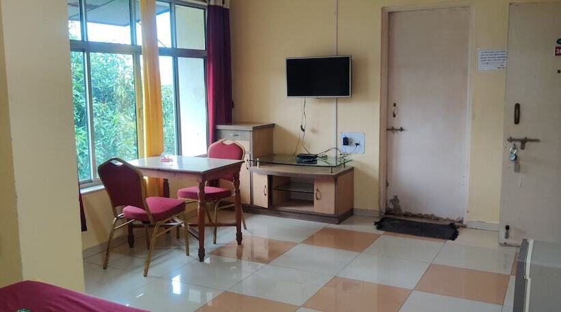 酒店 Holiday Cottage Inn