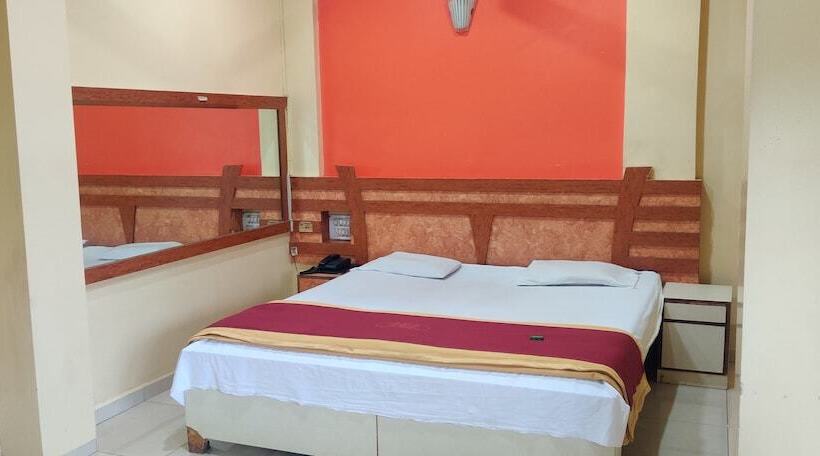 酒店 Holiday Cottage Inn