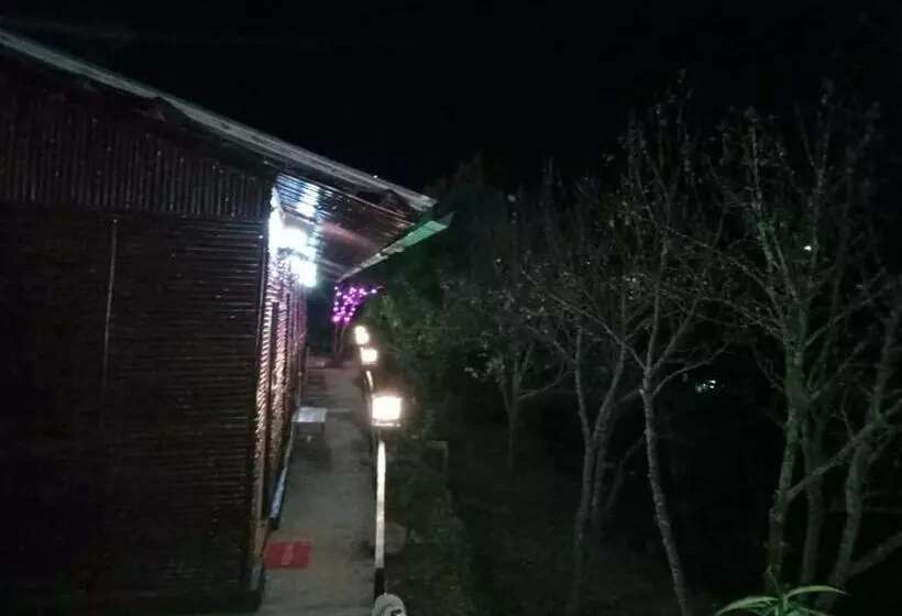 هتل Orchard Hill Retreat