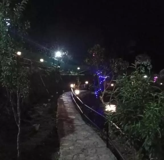 هتل Orchard Hill Retreat