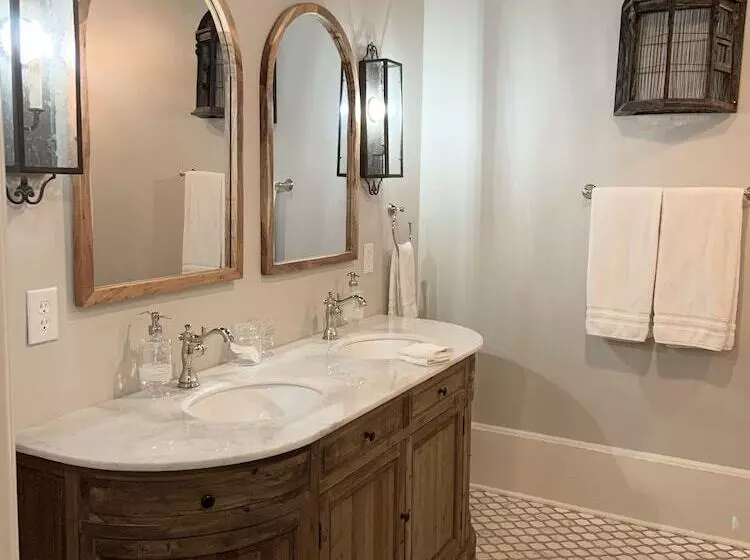 Hotelli Remedies Inn