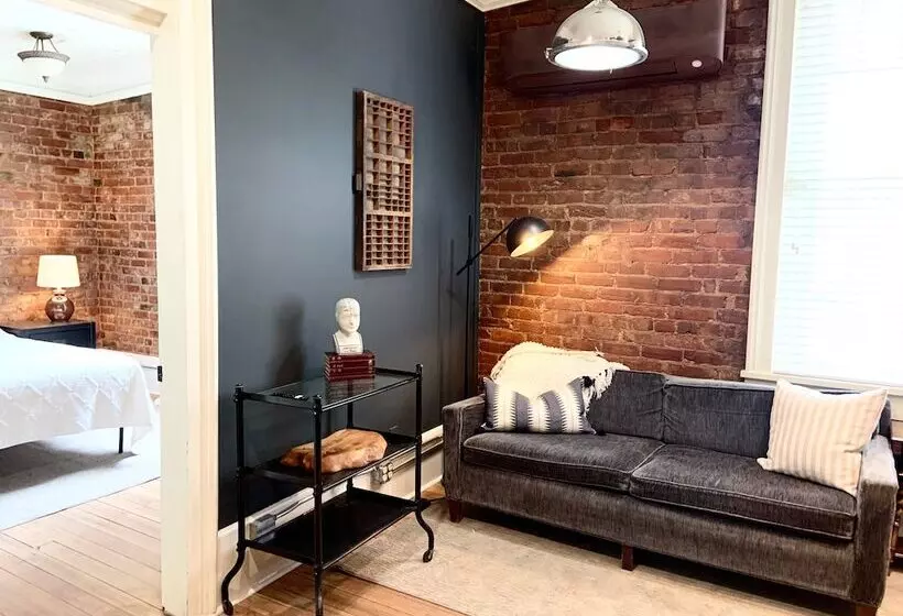 Hotelli Remedies Inn