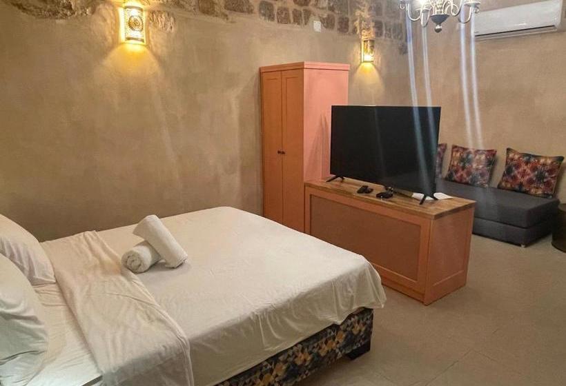 Aamiaismajoitus (B&B) Arabesque House