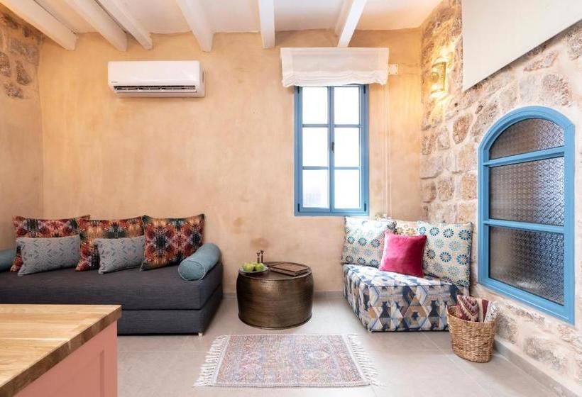 Aamiaismajoitus (B&B) Arabesque House