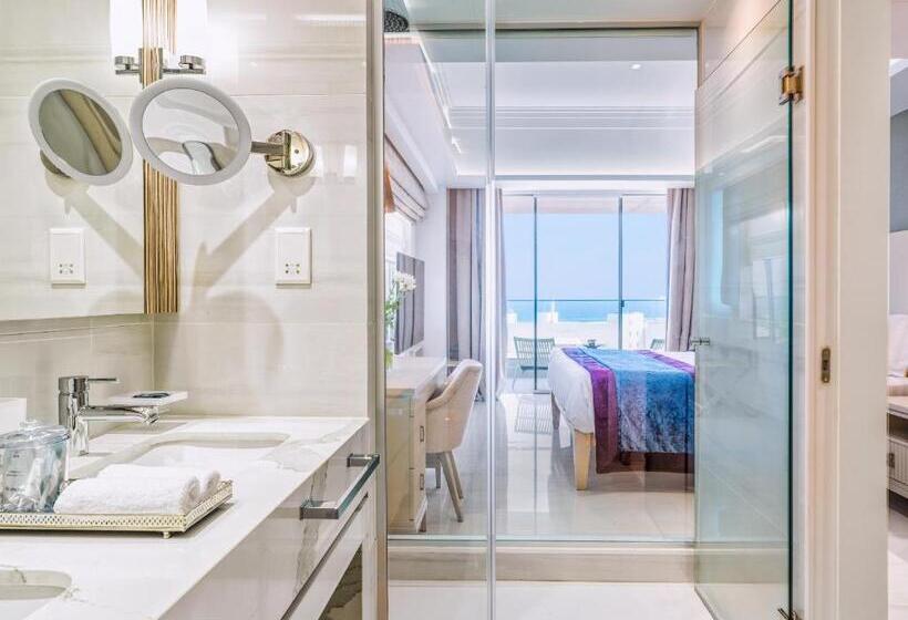 Amanti, Madefortwo Hotels   Ayia Napa