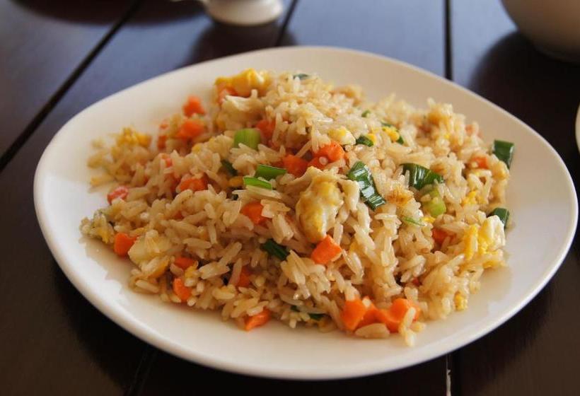 בית מלון כפרי Capital O 73026 Deira City Residency