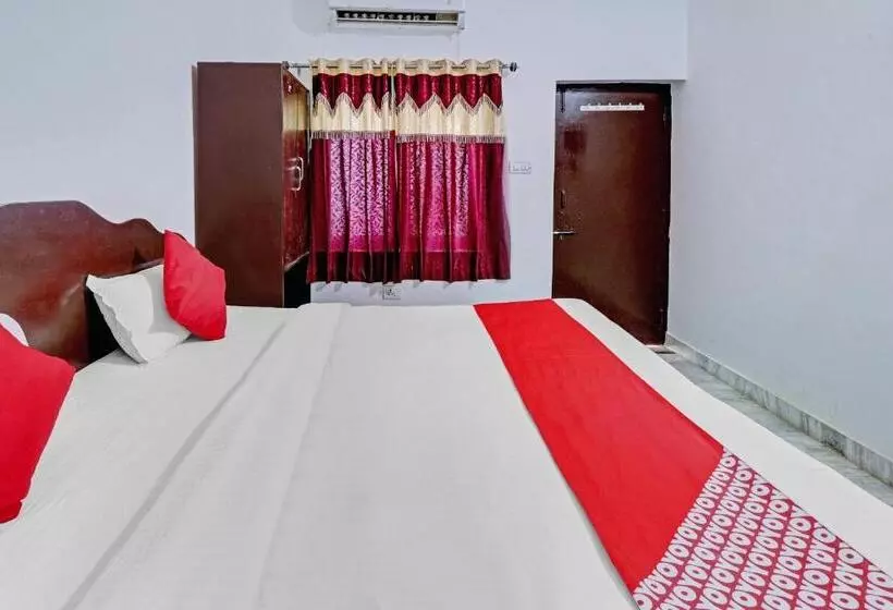 Hotelli Flagship Dinesh Home Stay