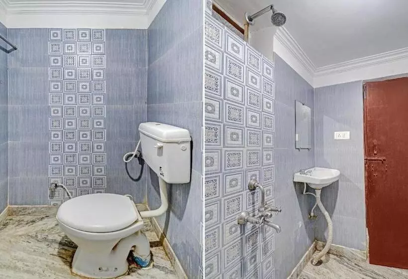 Hotelli Flagship Dinesh Home Stay