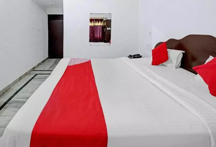Hotelli Flagship Dinesh Home Stay