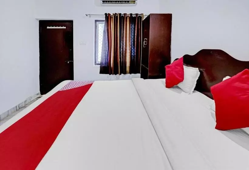 Hotelli Flagship Dinesh Home Stay