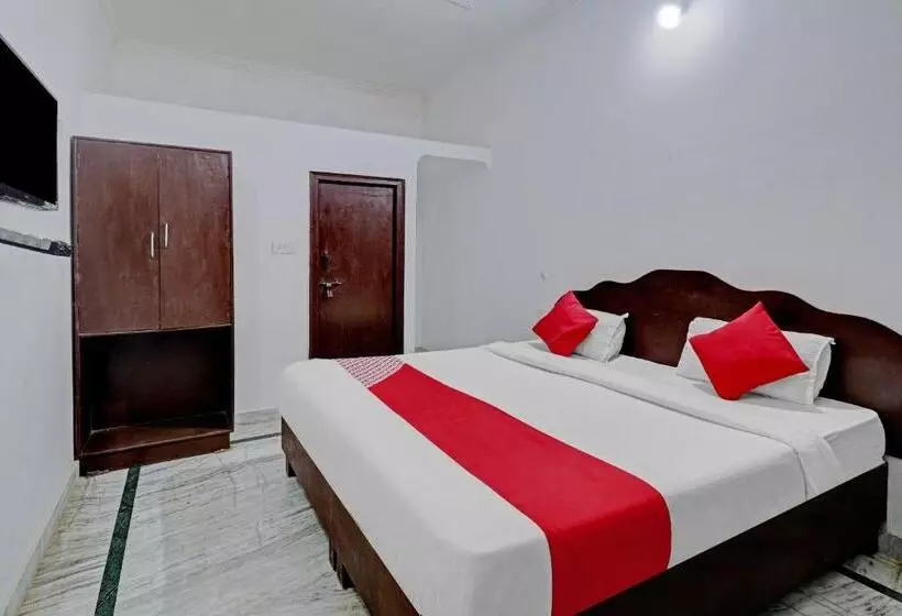 Hotelli Flagship Dinesh Home Stay