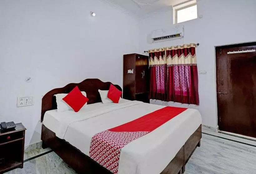 Hotelli Flagship Dinesh Home Stay