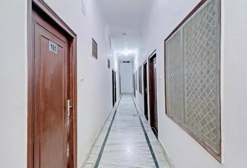 Hotelli Flagship Dinesh Home Stay