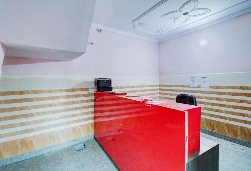 Hotel Oyo 77324  Shubham