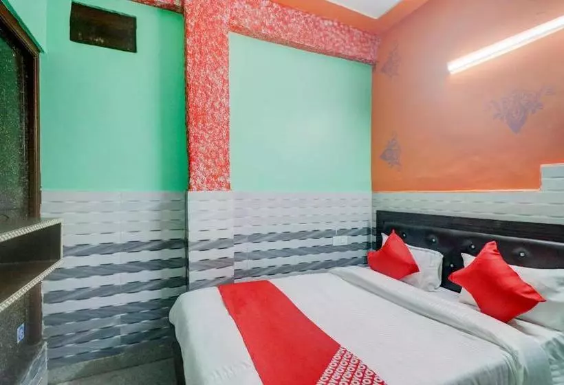 ホテル Oyo 77324  Shubham
