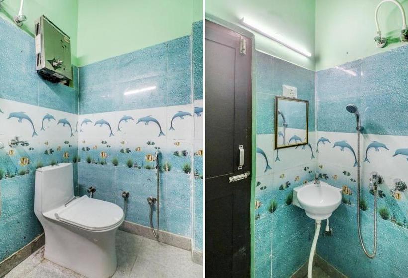 Hotel Oyo 77324  Shubham