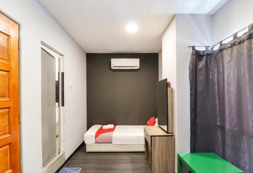 Hotel Oyo 89381 Moonnight