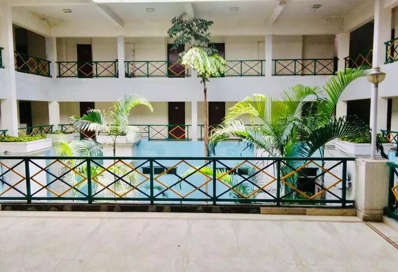 Hotelli Regency Bina