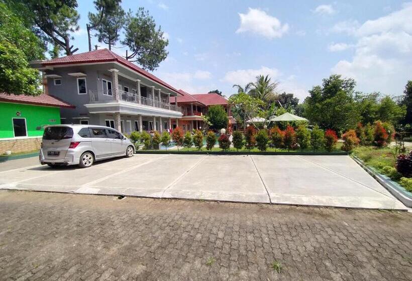 Hotell Villa Batu Tua Puncak Mitra Reddoorz