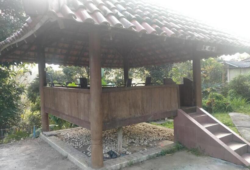 Hotell Villa Batu Tua Puncak Mitra Reddoorz