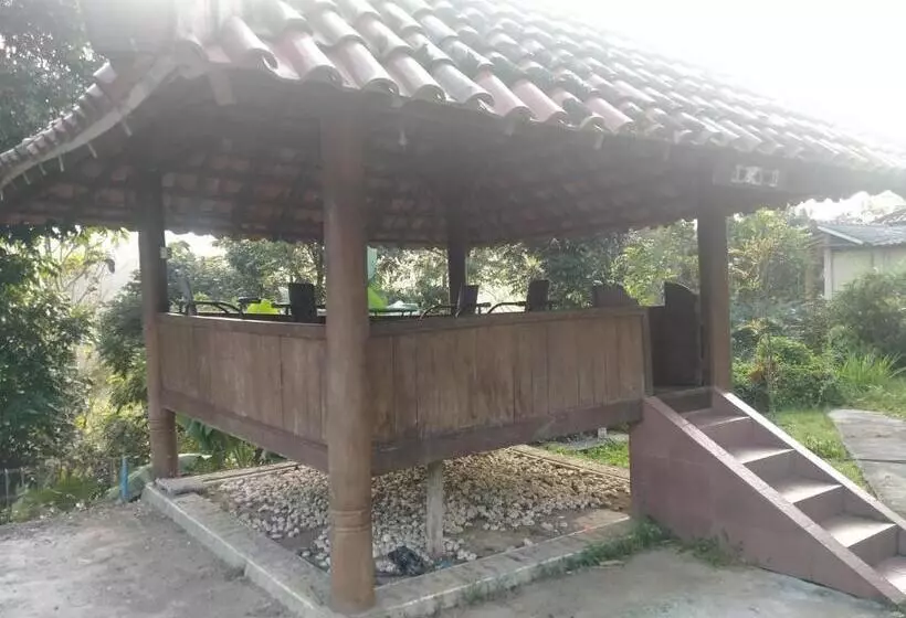 هتل Villa Batu Tua Puncak Mitra Reddoorz