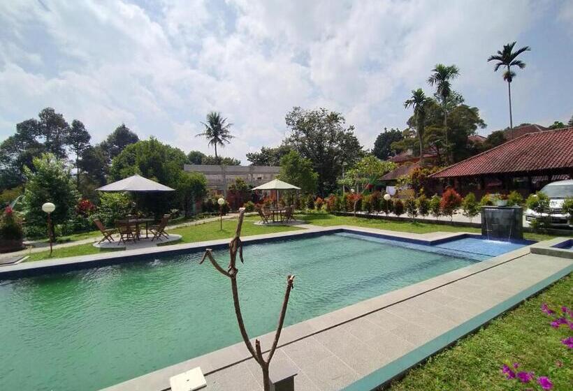 Hotell Villa Batu Tua Puncak Mitra Reddoorz