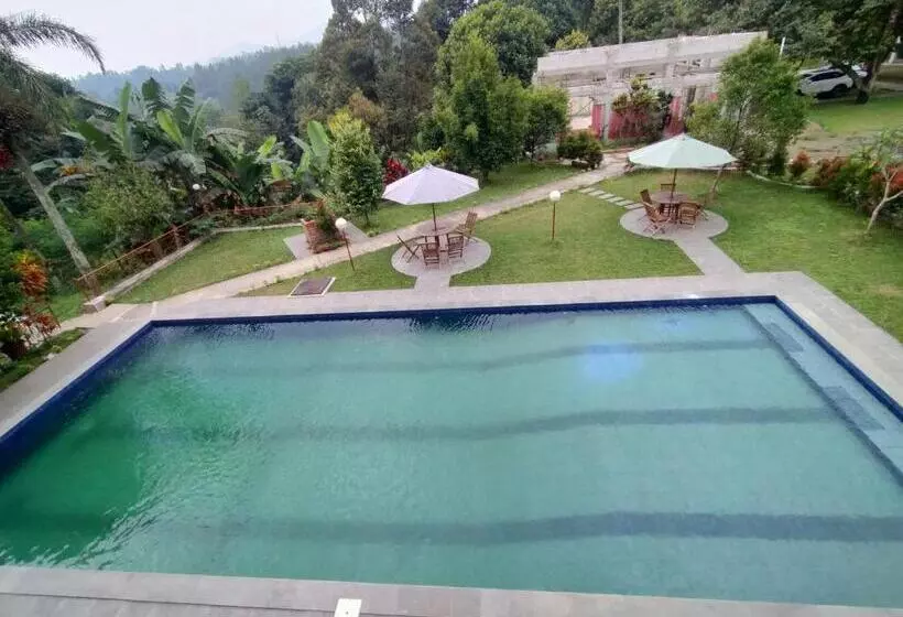 هتل Villa Batu Tua Puncak Mitra Reddoorz