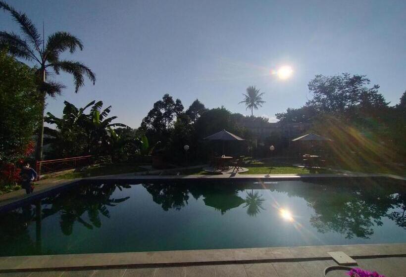 Hotell Villa Batu Tua Puncak Mitra Reddoorz