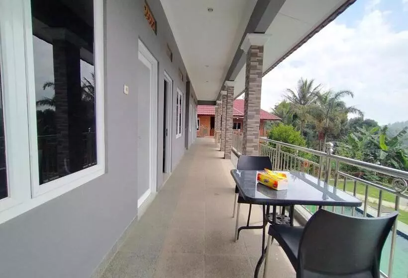 هتل Villa Batu Tua Puncak Mitra Reddoorz