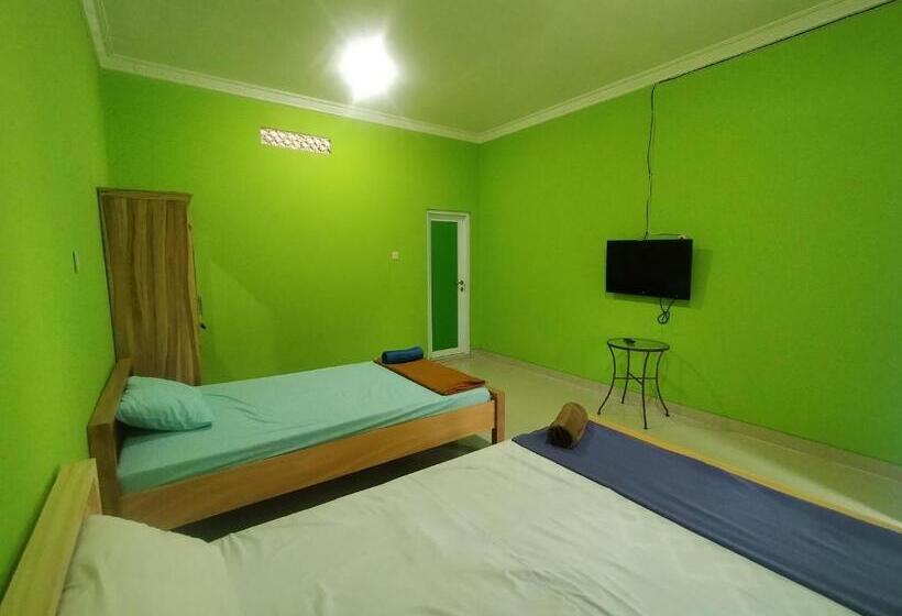 Hotell Villa Batu Tua Puncak Mitra Reddoorz