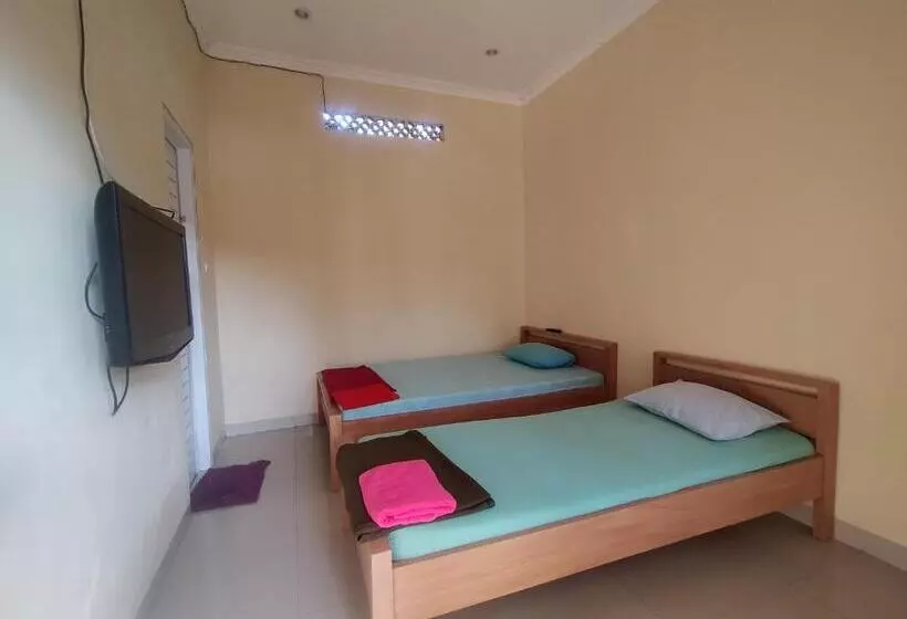 هتل Villa Batu Tua Puncak Mitra Reddoorz