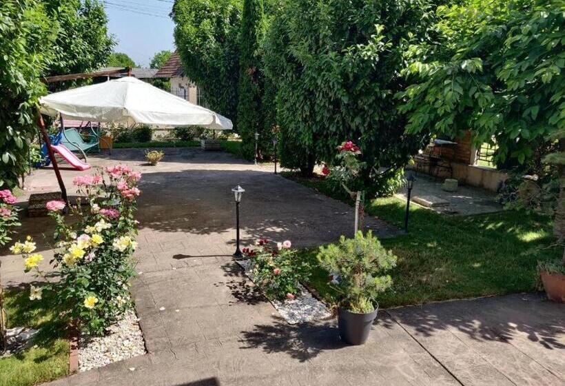 Pension Regent Green Leaf