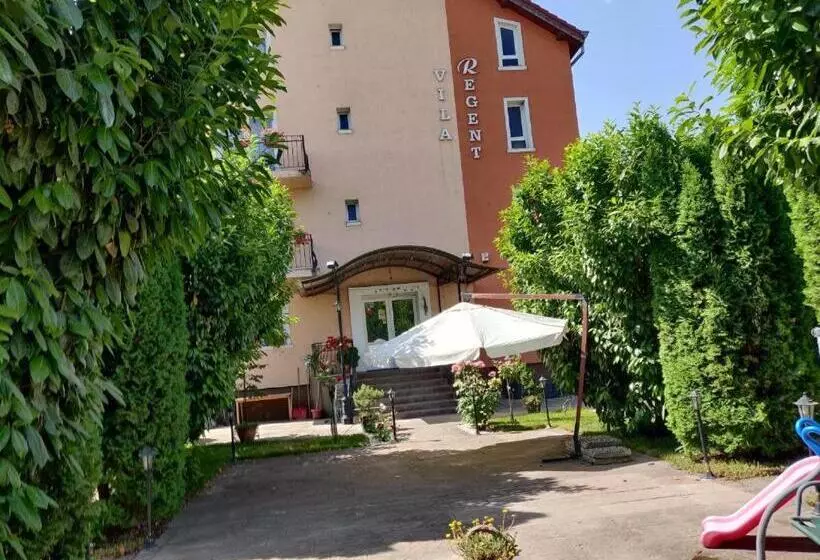 Pension Regent Green Leaf