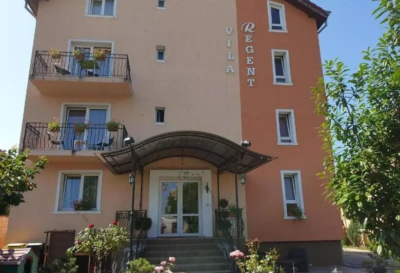 Pension Regent Green Leaf
