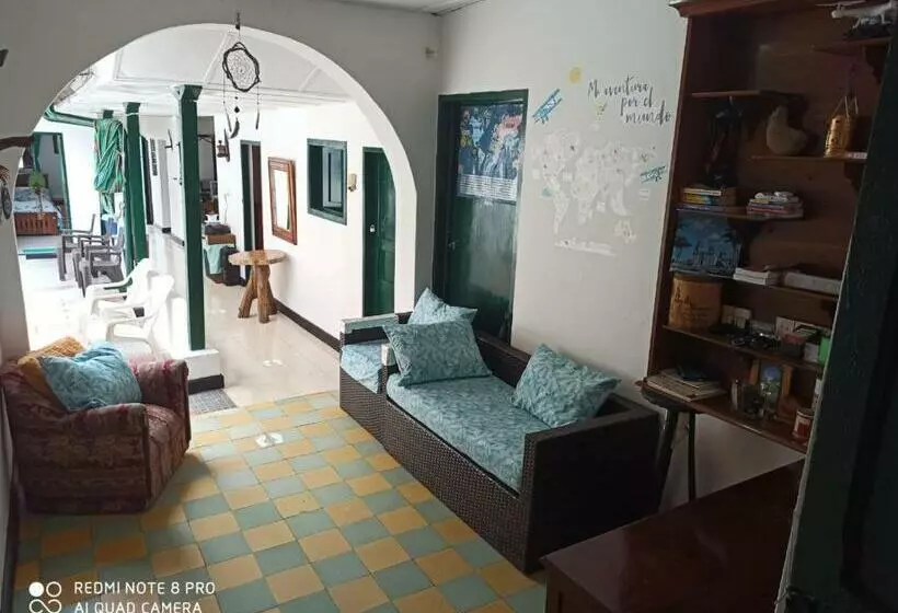 ユースホステル Hostal Donde Jose