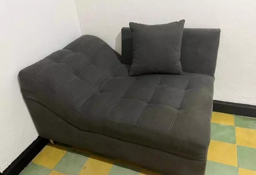 ユースホステル Hostal Donde Jose